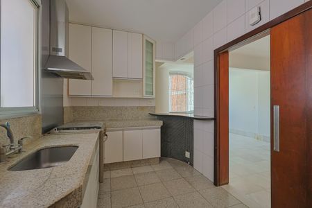 Apartamento à venda com 220m², 5 quartos e 2 vagas