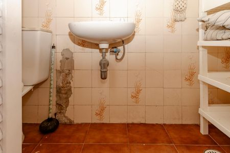 Casa à venda com 101m², 3 quartos e 1 vaga Casa à venda com 101m², 3 quartos e 1 vagaBanheiro de Serviço