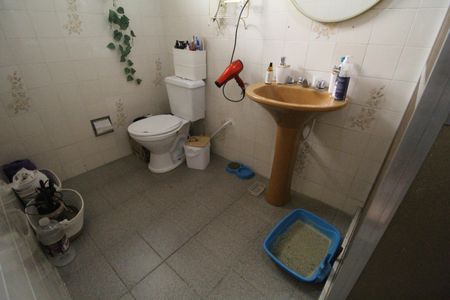 Casa à venda com 185m², 3 quartos e 2 vagasBanheiro da suíte 2