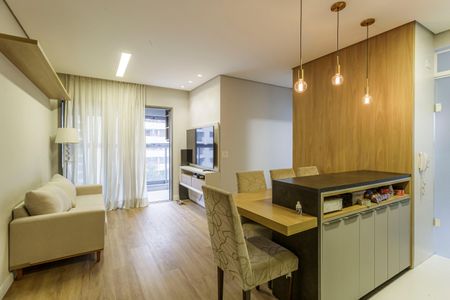 Sala de apartamento para alugar com 1 quarto, 50m² em Indianópolis, São Paulo