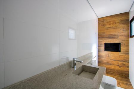 Casa à venda com 190m², 3 quartos e 4 vagasBanheiro da Suíte 2