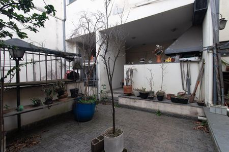 Casa para alugar com 219m², 3 quartos e 3 vagas Casa para alugar com 219m², 3 quartos e 3 vagasQuintal