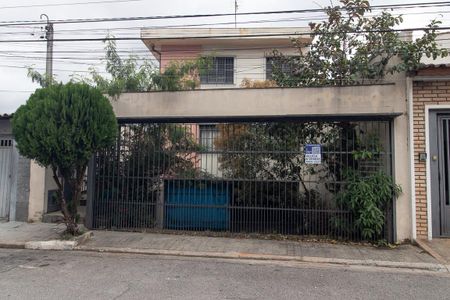 Casa para alugar com 219m², 3 quartos e 3 vagas Casa para alugar com 219m², 3 quartos e 3 vagasFachada