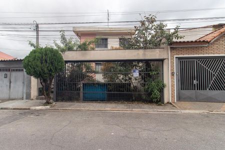 Casa para alugar com 219m², 3 quartos e 3 vagas Casa para alugar com 219m², 3 quartos e 3 vagasFachada
