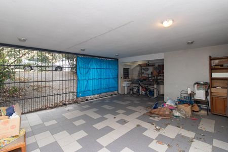 Casa para alugar com 219m², 3 quartos e 3 vagas Casa para alugar com 219m², 3 quartos e 3 vagasGaragem