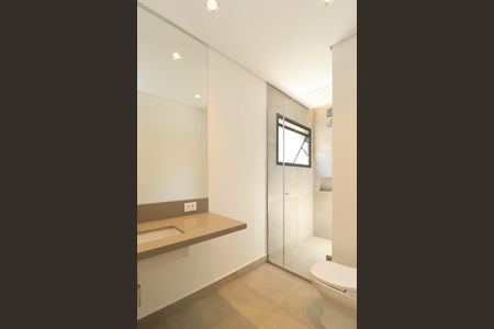 Casa à venda com 340m², 4 quartos e 4 vagas Casa à venda com 340m², 4 quartos e 4 vagasBanheiro da Suíte 2