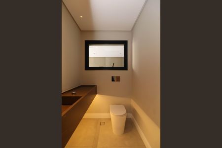 Casa à venda com 340m², 4 quartos e 4 vagas Casa à venda com 340m², 4 quartos e 4 vagasLavabo