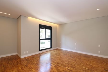 Casa à venda com 340m², 4 quartos e 4 vagas Casa à venda com 340m², 4 quartos e 4 vagasSuíte 2