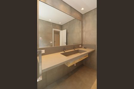 Casa à venda com 340m², 4 quartos e 4 vagas Casa à venda com 340m², 4 quartos e 4 vagasBanheiro da Suíte 4