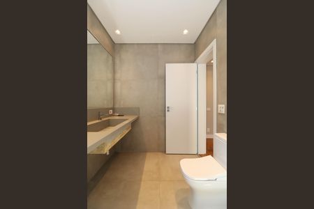 Casa à venda com 340m², 4 quartos e 4 vagas Casa à venda com 340m², 4 quartos e 4 vagasBanheiro da Suíte 4