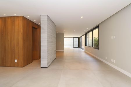 Sala de casa à venda com 4 quartos, 340m² em Jardim Paulistano, São Paulo