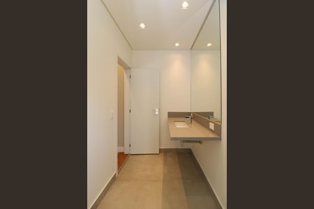 Casa à venda com 340m², 4 quartos e 4 vagas Casa à venda com 340m², 4 quartos e 4 vagasBanheiro da Suíte 2