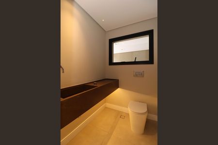 Casa à venda com 340m², 4 quartos e 4 vagas Casa à venda com 340m², 4 quartos e 4 vagasLavabo