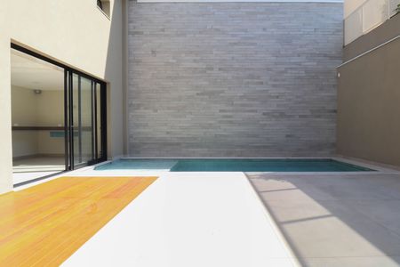 Casa à venda com 340m², 4 quartos e 4 vagas Casa à venda com 340m², 4 quartos e 4 vagasÁrea comum - Piscina