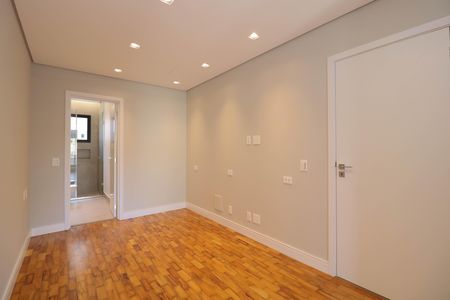 Casa à venda com 340m², 4 quartos e 4 vagas Casa à venda com 340m², 4 quartos e 4 vagasSuíte 3