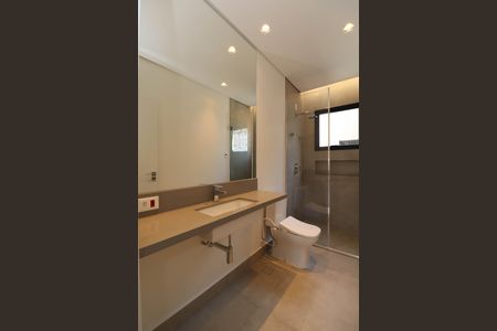 Casa à venda com 340m², 4 quartos e 4 vagas Casa à venda com 340m², 4 quartos e 4 vagasBanheiro da Suíte 3