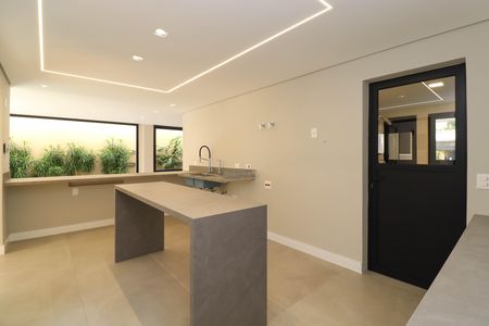 Casa à venda com 340m², 4 quartos e 4 vagas Casa à venda com 340m², 4 quartos e 4 vagasCozinha