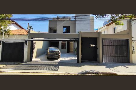 Casa à venda com 340m², 4 quartos e 4 vagas Casa à venda com 340m², 4 quartos e 4 vagasGaragem