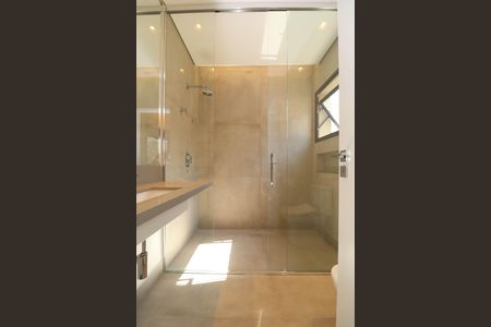 Casa à venda com 340m², 4 quartos e 4 vagas Casa à venda com 340m², 4 quartos e 4 vagasBanheiro da Suíte 1