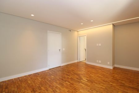 Casa à venda com 340m², 4 quartos e 4 vagas Casa à venda com 340m², 4 quartos e 4 vagasSuíte 2