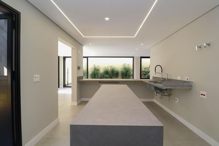Casa à venda com 340m², 4 quartos e 4 vagas Casa à venda com 340m², 4 quartos e 4 vagasCozinha