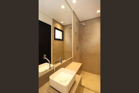 Casa à venda com 340m², 4 quartos e 4 vagas Casa à venda com 340m², 4 quartos e 4 vagasBanheiro da Piscina