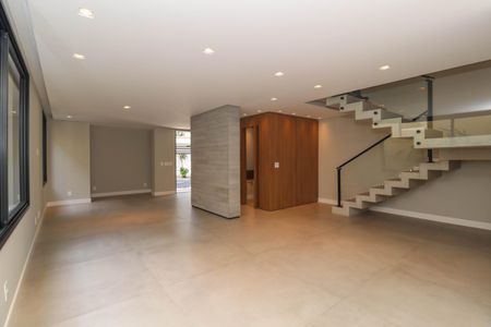 Sala de casa à venda com 4 quartos, 340m² em Jardim Paulistano, São Paulo