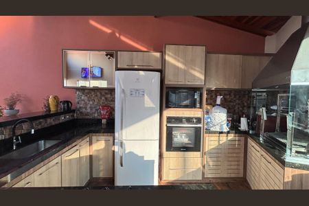 Casa à venda com 191m², 3 quartos e 3 vagasCozinha