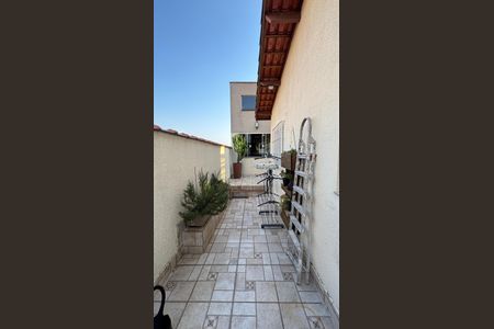 Casa à venda com 191m², 3 quartos e 3 vagasQuintal