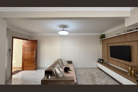 Casa à venda com 191m², 3 quartos e 3 vagasSala