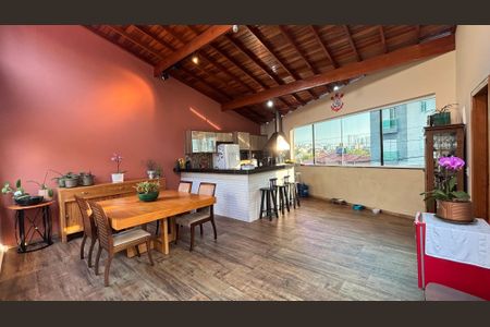 Casa à venda com 191m², 3 quartos e 3 vagasCozinha