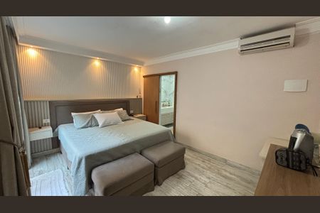 Casa à venda com 191m², 3 quartos e 3 vagasSuíte 2