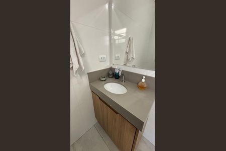 Casa à venda com 191m², 3 quartos e 3 vagasBanheiro Social