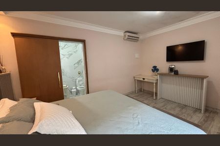 Casa à venda com 191m², 3 quartos e 3 vagasSuíte 2