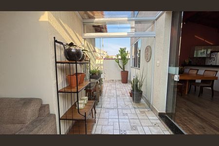 Casa à venda com 191m², 3 quartos e 3 vagasQuintal