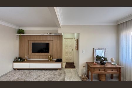 Casa à venda com 191m², 3 quartos e 3 vagasSala