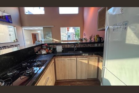 Casa à venda com 191m², 3 quartos e 3 vagasCozinha