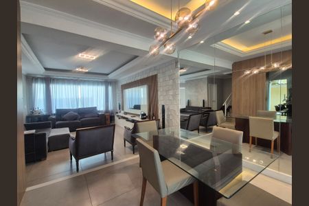 Casa de condomínio à venda com 195m², 3 quartos e 1 vaga Casa de condomínio à venda com 195m², 3 quartos e 1 vagaSala