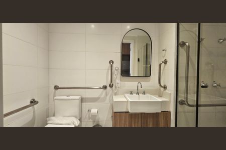 Banheiro Social de kitnet/studio para alugar com 1 quarto, 28m² em Vila Mariana, São Paulo