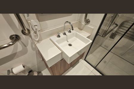 Studio para alugar com 28m², 1 quarto e sem vaga Studio para alugar com 28m², 1 quarto e sem vagaBanheiro Social