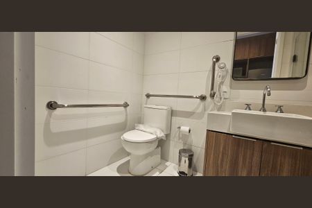 Studio para alugar com 28m², 1 quarto e sem vaga Studio para alugar com 28m², 1 quarto e sem vagaBanheiro Social