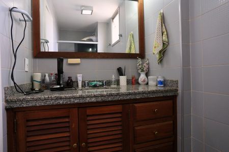 Apartamento à venda com 138m², 3 quartos e 1 vagaBanheiro da Suíte 2