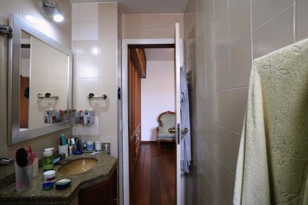 Apartamento à venda com 138m², 3 quartos e 1 vagaBanheiro da Suíte 1