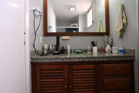 Apartamento à venda com 138m², 3 quartos e 1 vagaBanheiro da Suíte 2