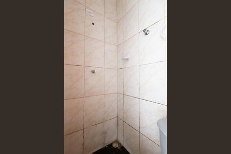 Banheiro de kitnet/studio para alugar com 1 quarto, 18m² em Parque Savoi City, São Paulo