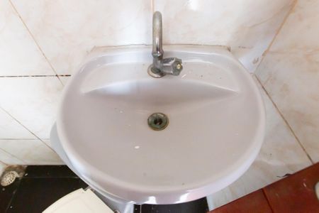 Banheiro de kitnet/studio para alugar com 1 quarto, 18m² em Parque Savoi City, São Paulo