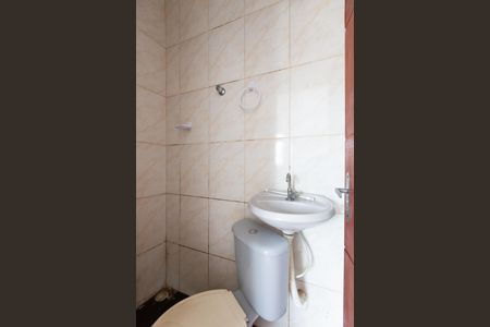 Banheiro de kitnet/studio para alugar com 1 quarto, 18m² em Parque Savoi City, São Paulo