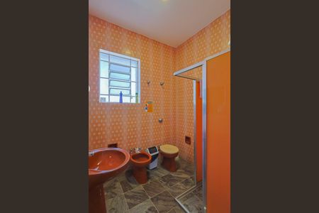 Casa à venda com 403m², 5 quartos e 4 vagasBanheiro da Suíte 2