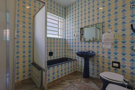 Casa à venda com 403m², 5 quartos e 4 vagasBanheiro