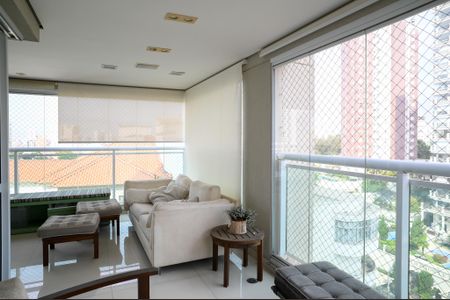 Apartamento à venda com 213m², 3 quartos e 3 vagas Apartamento à venda com 213m², 3 quartos e 3 vagasVaranda da Sala